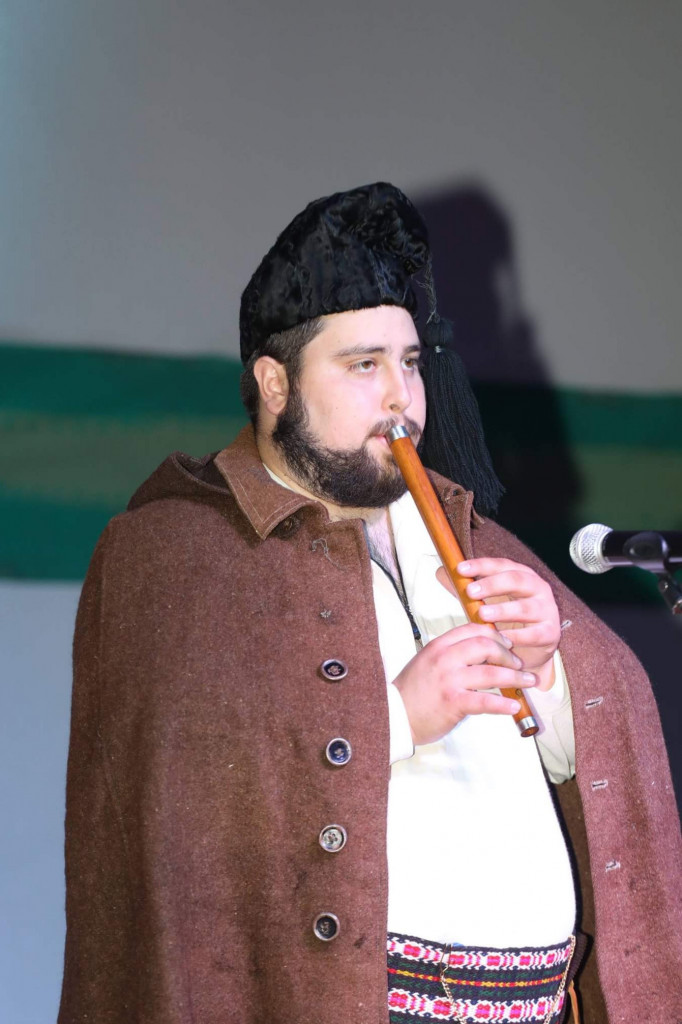 Filip je mladi čuvar naše tradicije: Jedan narodni instrument pao je u zaborav, a on ga je vratio u život (FOTO)