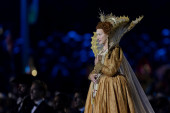 Helen Miren kao kraljica pred kraljicom: Pozorišni spektakl povodom 70 godina vladavine Elizabete II (FOTO)