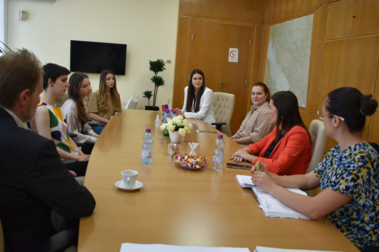 Ministarka Vujović ugostila studente FPN: Diplomci započeli stručnu praksu u Ministarstvu zaštite životne sredine