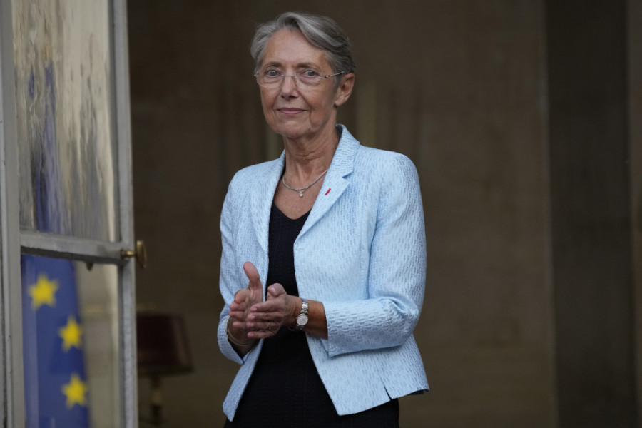 Iz senke izbila u prvi plan: Ko je Elizabet Born, novoizabrana premijerka i produžena ruka francuskog predsednika