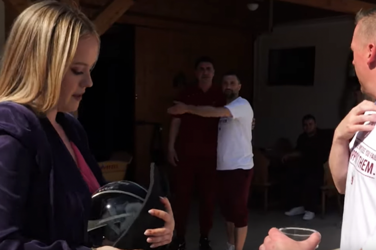 Isplivao novi snimak! Ovako su MVP Jokića iznenadili u Somboru, a sve je "zakuvala" supruga Natalija (FOTO, VIDEO)