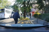 Dramatična scena na Bežanijskoj kosi: Autobus pokosio pešaka (VIDEO)
