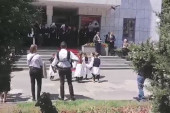 Scena ispred Hrama Svetog Save izazvala oduševljenje - patrijarh Porfirije tapšao: Bravo deco!(FOTO/VIDEO)