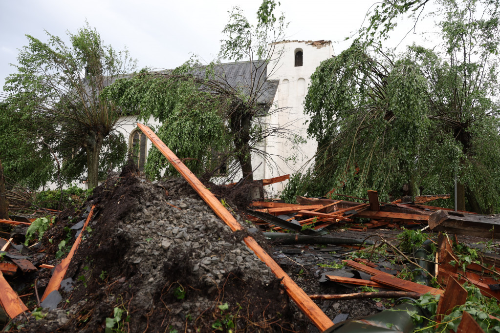 Haos u SAD: Tornado u Alabami i Kentakiju oštetio kuće, oborio dalekovode i čupao drveće!