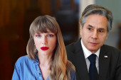 Blinken se opustio, pa poručio koju pesmu bi otpevao Putinu (VIDEO)
