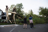 Kanada broji žrtve stravične oluje! Vetar "jurišao" 132 kilometra na sat, obarao drveće i kidao električne stubove (VIDEO)