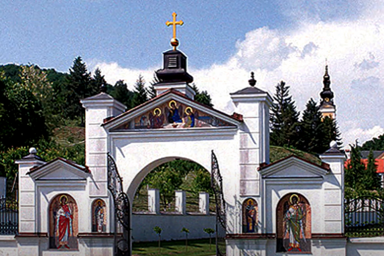 U ovom manastiru se ljudi mole za isceljenje Bogorodici Trojeručici