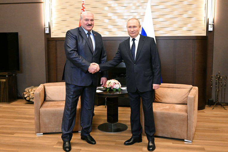 Ruski predsednik ovakav poklon nije očekivao: Lukašenko spremio za Putina poseban dar - imaće isti, najbolji (FOTO)