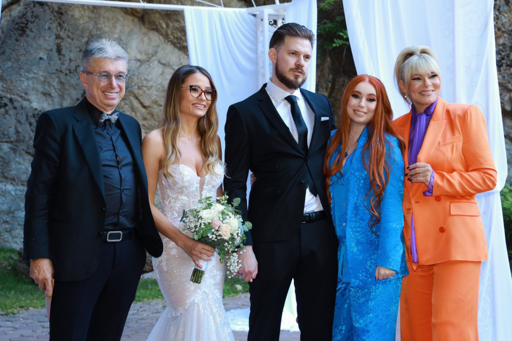 Sad priželjkuju unuče! Detalji venčanja sina Suzane Jovanović: Deci smo na poklon kupili stan (FOTO)