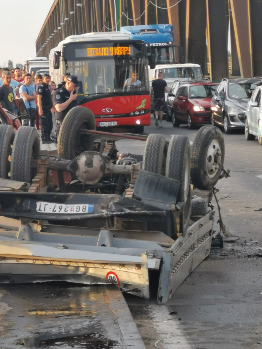 24SEDAM PANČEVO  Ljudi ginu u stravičnim saobraćajnim nesrećama, a brat i sestra poslednje su žrtve ukletog druma!