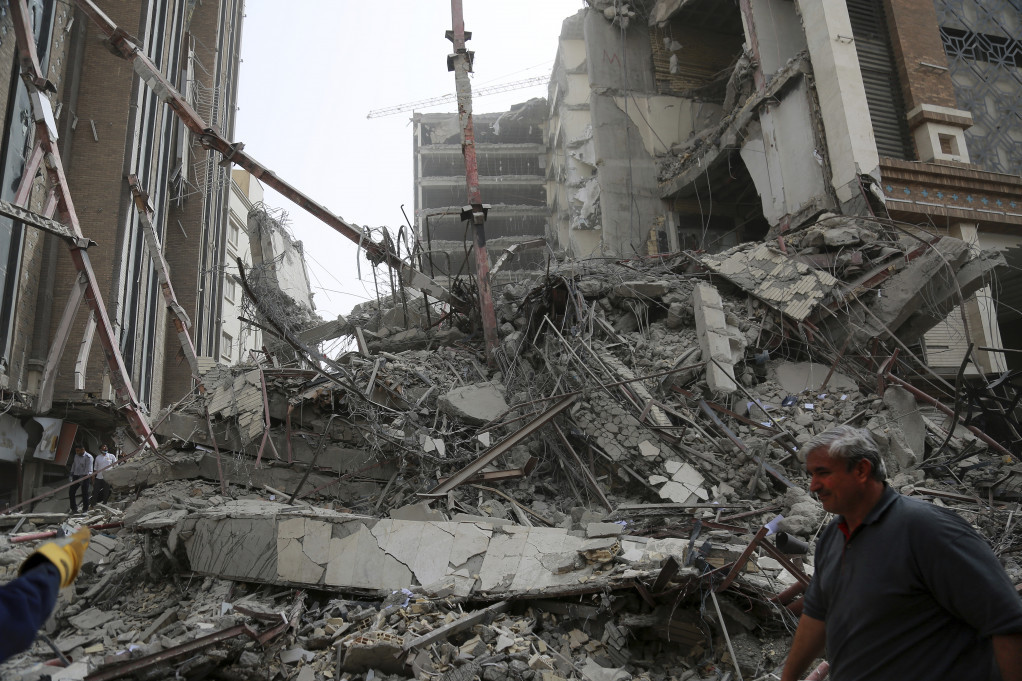 Srušila se zgrada u centru Tuluza: U toku potraga za mogućim žrtvama