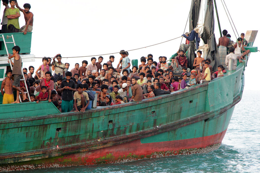 Prevrnuo se brod sa 90 ljudi, desetine mrtvih: Tragedija kod Mjanmara