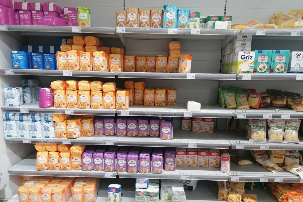 Vlada prodala brašno proizvođačima po subvencionisanim cenama! Momirović - osnovne namirnice su među najjeftinijim u Evropi