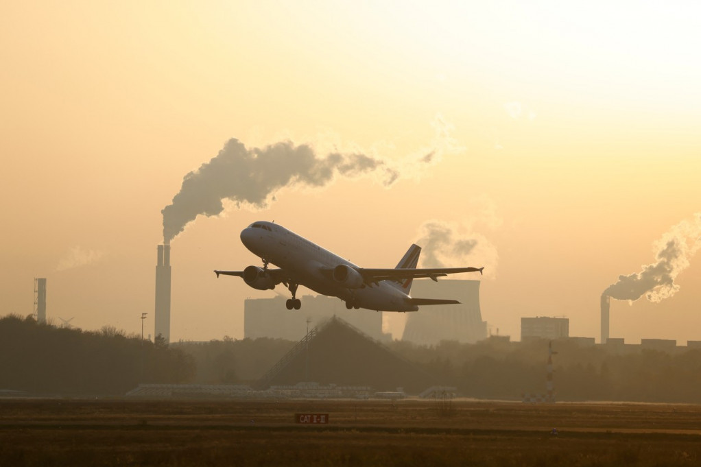 EU će naplaćivati dozvole avio-kompanijama za emisiju CO2