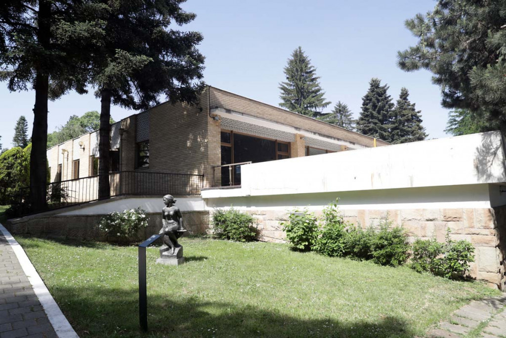 Za prvačiće stižu besplatni udžbenici, đačke torbe i školski pribor!