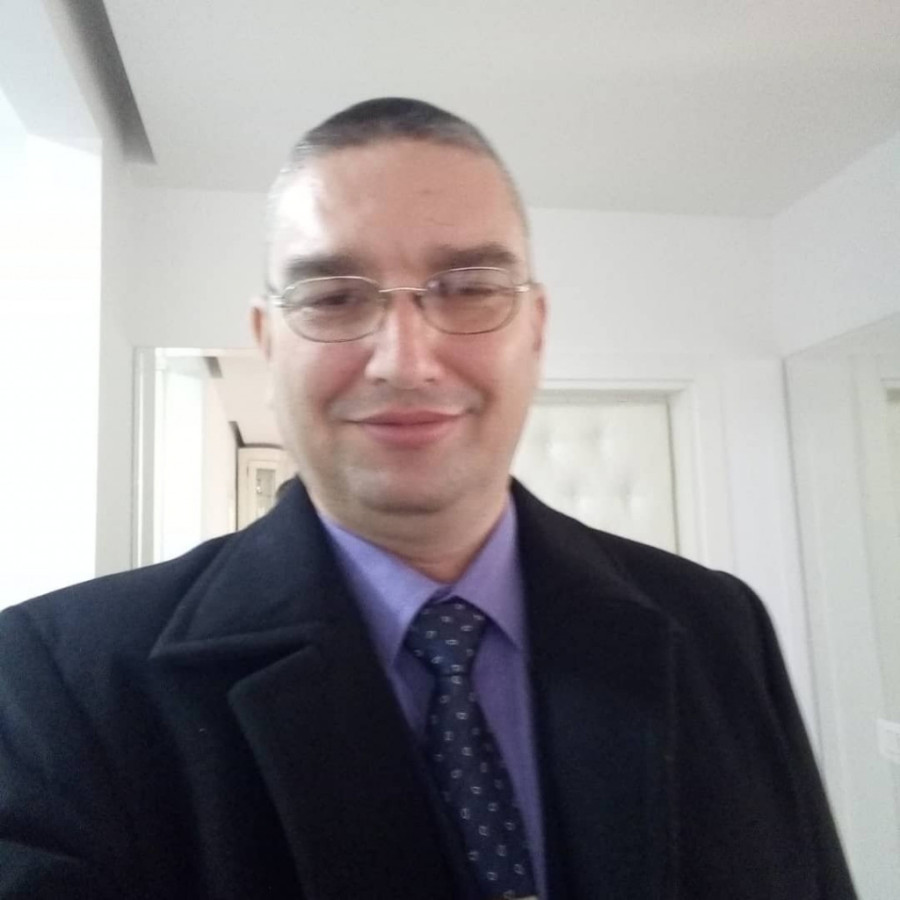 Ovaj profesor je sprečio masakr kakav se desio u Teksasu! Slavoljub je spasao svoje odeljenje pre tri godine