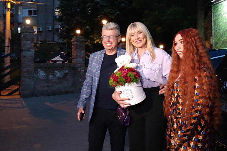 Popovići došli kod Cecine ćerke na rođendan sa kovertom: Mi Anastasiju nikad nismo upoznali! (FOTO/VIDEO)