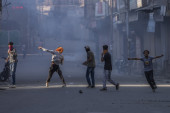 Rasulo u Kašmiru: U neredima ubijeno šest militanata, stradali i novinarka i policajac (FOTO)