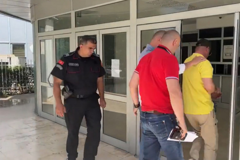 "S obzirom da je postupak označen tajnim, jedino što mogu da kažem...": Milošu Medenici određeno zadržavanje do 72 sata