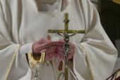 "Slučaj papinih dečaka iz hora": Užas u Vatikanu - katolički sveštenik ide na robiju zbog seksualnog zlostavljanja dečaka!