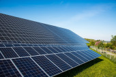 Prva solarna elektrana u industrijskom pogonu puštena u rad: Krov fabrike u Petrovcu na Mlavi proizvodiće struju