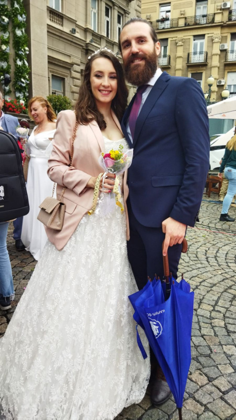 Njihovi osmesi kao sinonim za sreću: Jelena i Ivan su došli sa Šar-planine u Beograd da se venčaju (FOTO)