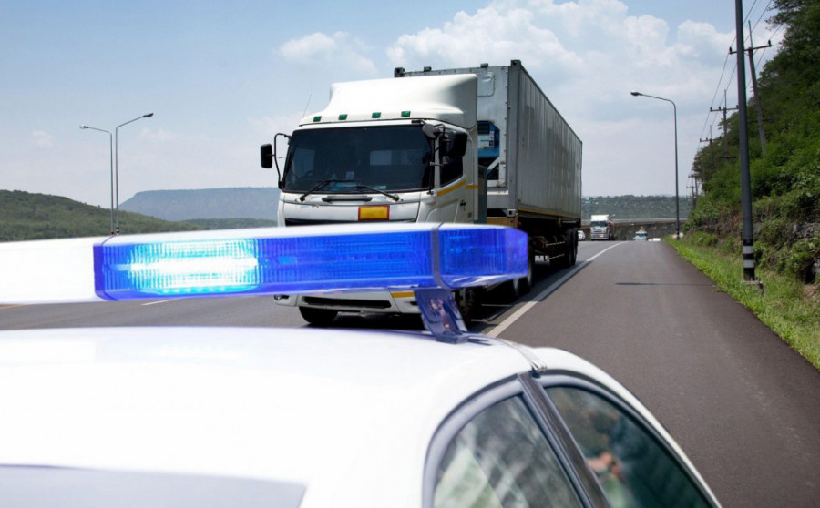 Vozač kamiona mrtav pijan seo za volan: Naduvao više od tri promila!
