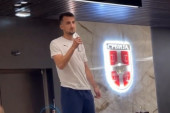 Mašović uzeo "mikrofon" pa zapevao na promociji! Štoper Bohuma odabrao hit Džeja Ramadanovskog za "orlove"