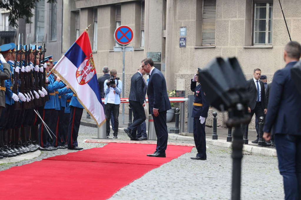 Predsednik poslao čestitku: Ovo je poruka za Dan Garde