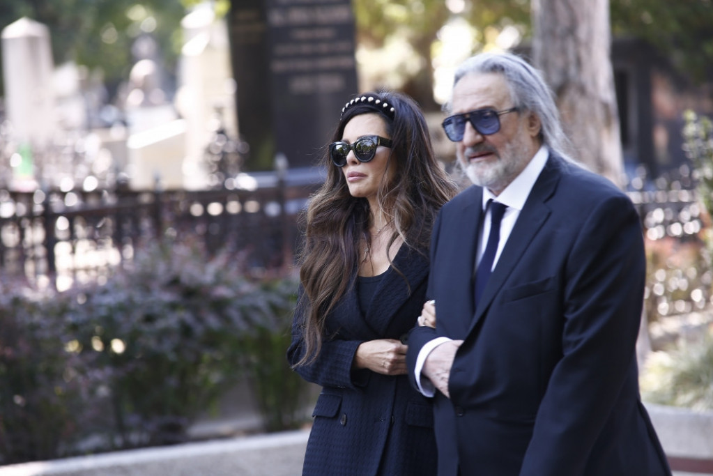 Ana Nikolić osula paljbu po Miši Grofu i pružila podršku Nikolini: Čoveče, sahranio si sina!