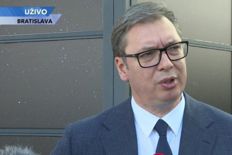 Predsednik Vučić se obratio iz Slovačke : Jedini smo koji su se razlikovali od drugih -Komplikuje se situacija oko dolaska Lavrova u Beograd