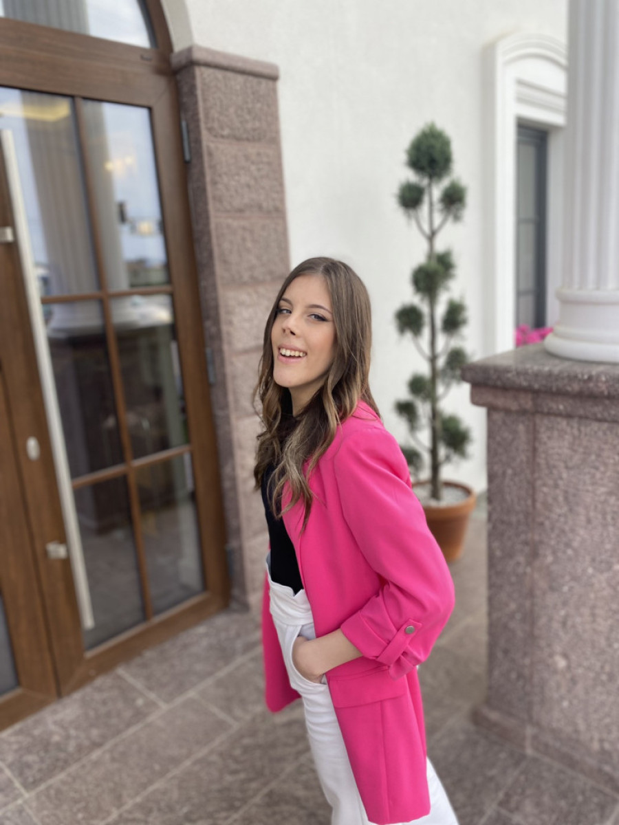 Rođena je sa svega 520 grama, a sada je ponosna maturantkinja!  Anastasija iz Čačka je naša heroina!(FOTO)