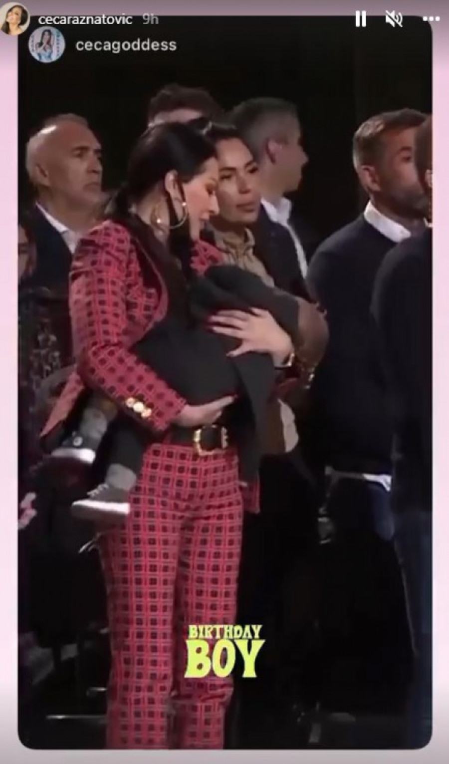 Sve je spremno za Željkov drugi rođendan: U vilu Ražnatovića pristižu prve zvanice, tu je i posebna torta za malog slavljenika