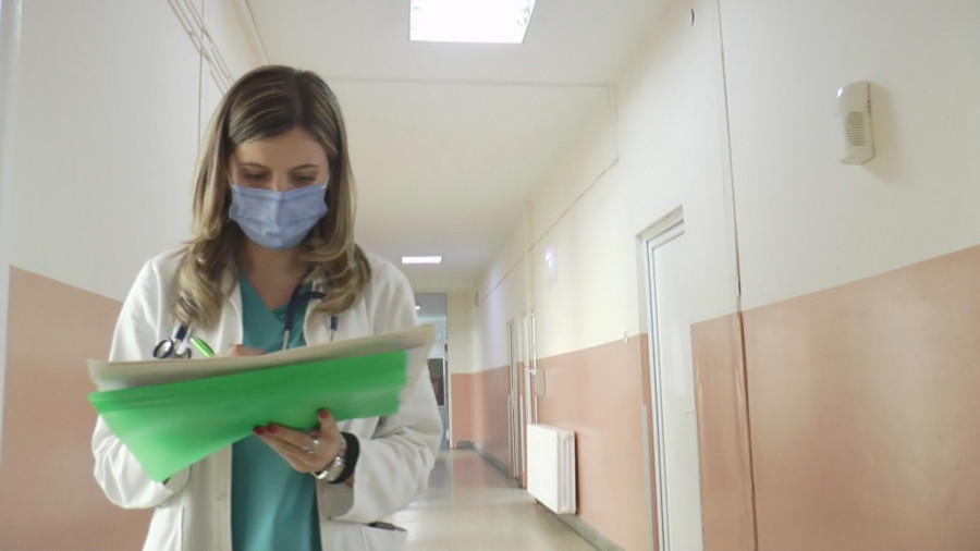 Ana je bila jedan od 100 najboljih studenata medicine: Ostala je u svom rodnom Čačku i ispunila veliku želju (FOTO)