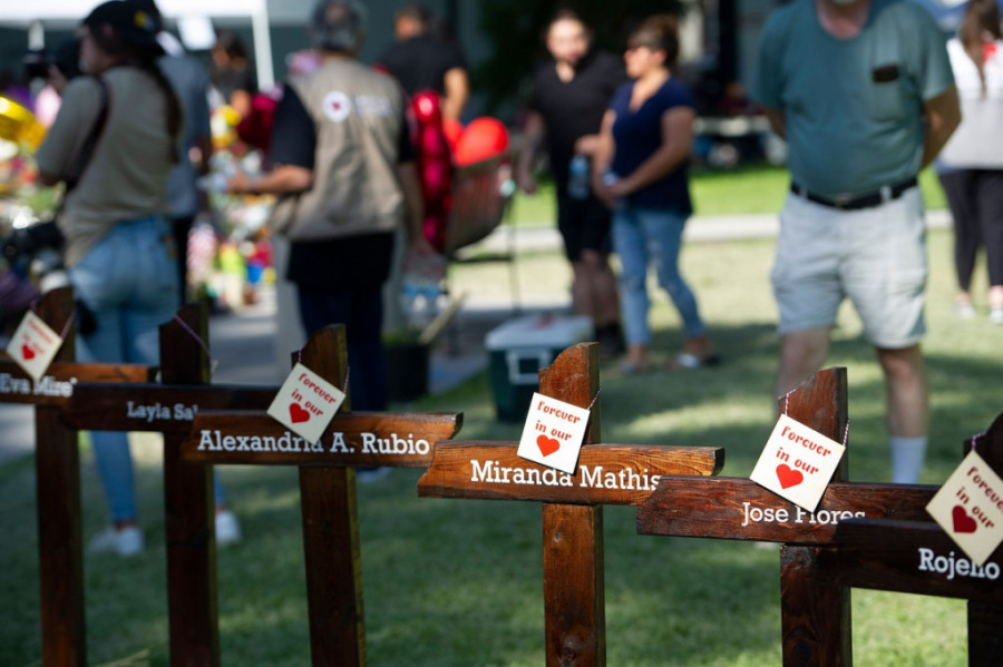 Sedmica u svetu: Unakrsno upiranje prstom, spasavanje redova Džonsona, bivši predsednik sam protiv svih i krv na ulicama Berlina