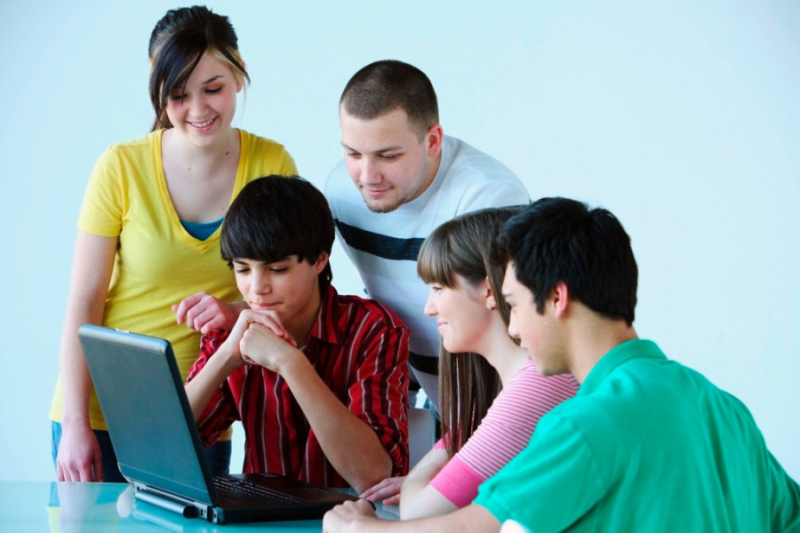 Instagram ograničava sadržaj  za tinejdžere