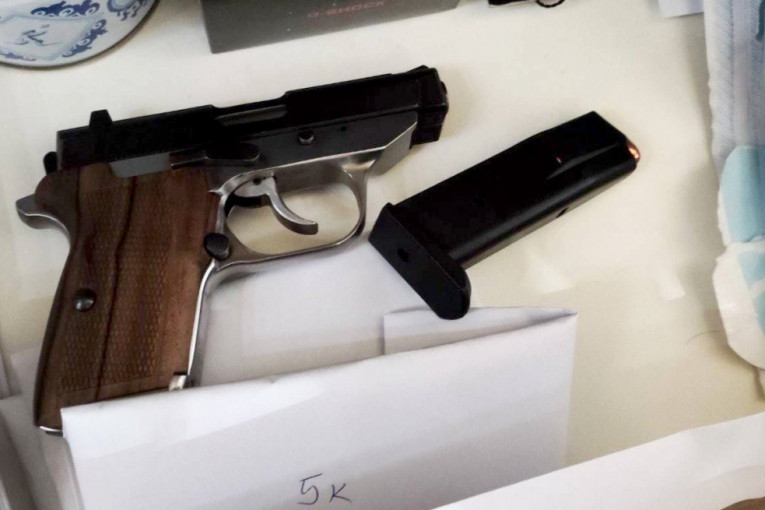 Pištolji u šteku: Akcija policije u Kladovu