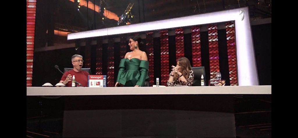 Burno u “Zvezdama Granda”! Takmičar se skinuo go, a Ceca se opet svađa sa Milijem: Aman ćuti, imaš 55 godina! (FOTO)