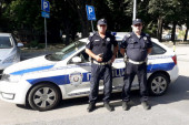 Heroji na delu: Devojčici pozlilo u Beogradu - gest policajaca vratio veru u ljudskost!