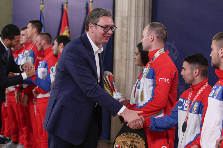 Predsednik Srbije ugostio evropske šampione i delegaciju Bokserskog saveza Srbije (FOTO)