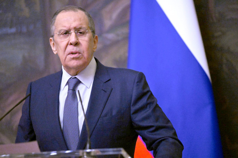 Lavrov: Tvrditi da je NATO odbrambeni savez je smešno, pa čak i sramota
