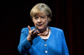 Konačno otkriveno! Merkel saopštila šta je uzrok drhtavice o kojoj je brujao svet (VIDEO)