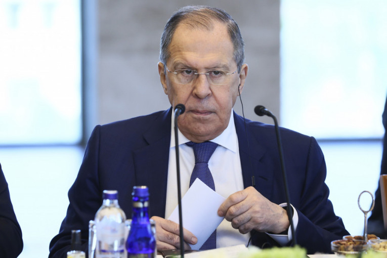 Lavrov: Oružje isporučeno Ukrajini već na crnom tržištu u Albaniji i na Kosovu