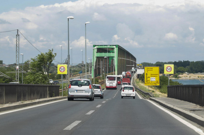 Na "Pančevcu" osvanulo novo ograničenje: Evo koliko brzo smete da vozite na ostalim beogradskim mostovima (FOTO)