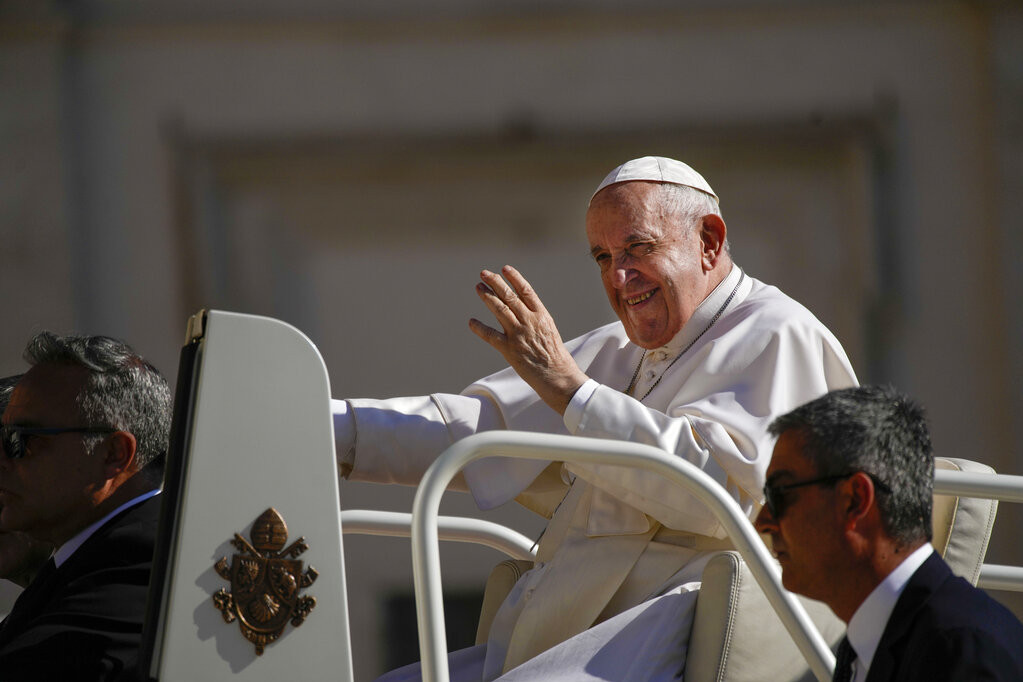 Papa Franja: Žene mogu da budu bolji upravnici od muškaraca,  one su dar!