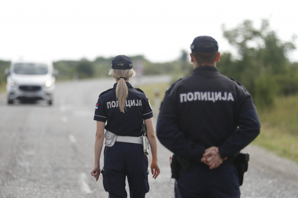 Akcija policije u Velikom Trnovcu! Uhapšene dve osobe - zaplenjeno preko 60 kilograma droge