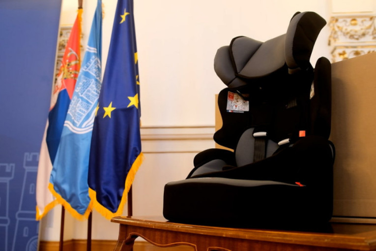 Novi Sad po meri građana! Deca i porodica u vrhu prioriteta: Besplatan vrtić i udžbenici za prvake, kao i novčana pomoć za prvo dete