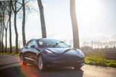 Šokantan potez: Tesla povlači više od 321.000 vozila sa tržišta u SAD!