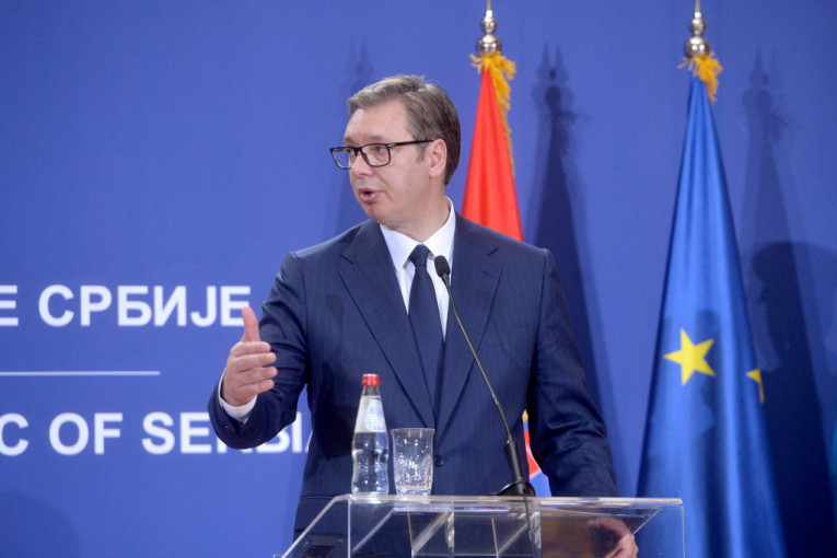 Vučić: Danas prvi put čujemo od nekoga iz Evrope da se od Srbije traži međusobno priznanje sa Kosovom!  (FOTO)