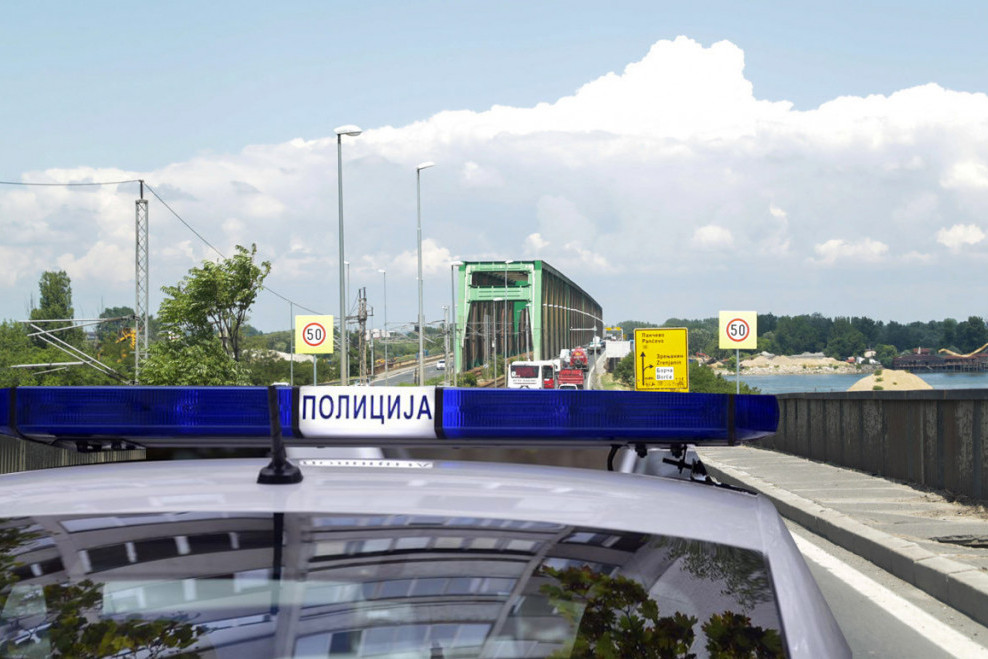 Teška nesreća na Pančevačkom mostu: Muškarac automobilom udario u stub
